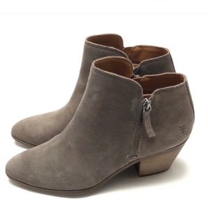Frye Women's Booties Ankle Boots Suede Judith Judy Taupe Double Zip 8M